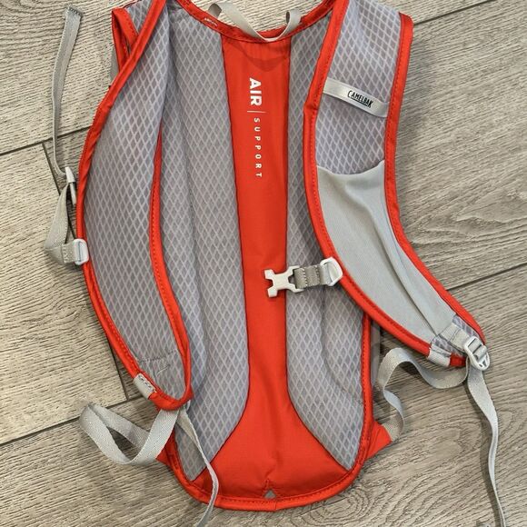 CamelBak Rogue Light Bike Hydration Pack 70oz Red Hiking Backpack Travel Bag - Picture 3 of 7